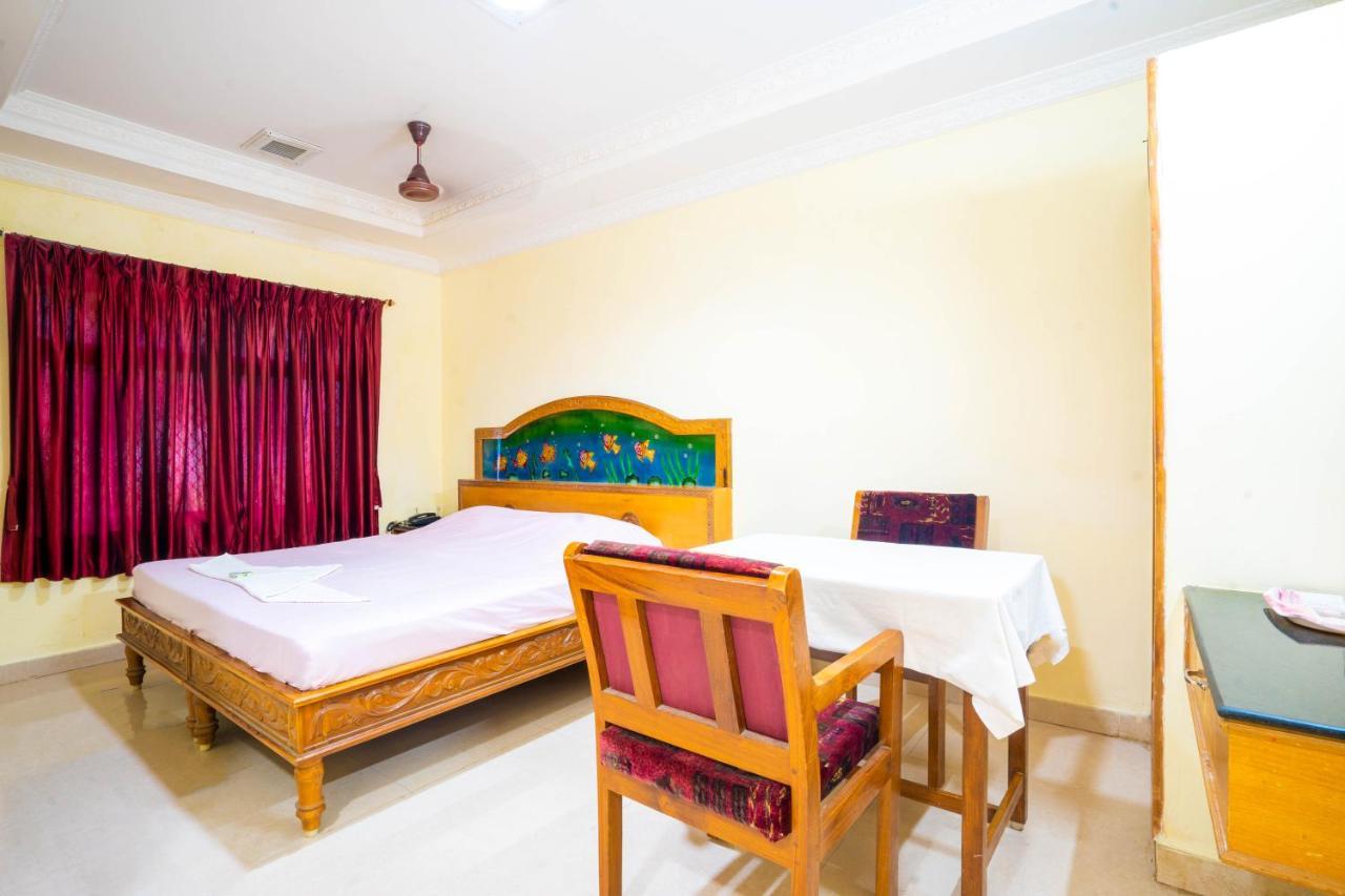 Hotel Tamilnadu, Courtallam I Кутталам Екстер'єр фото